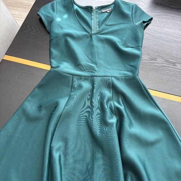 Sequin Hearts Fit & Flare Dress Dark Green Size Jr 3 EUC - Picture 6 of 9